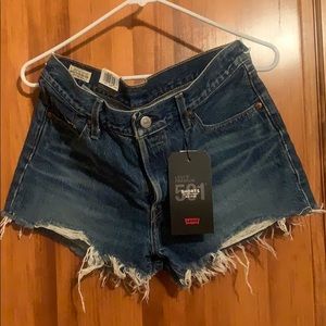 Levi’s Mid Rise Shorts - Size 29